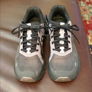 Women’s On Cloud Cloudrunner Running Shoes